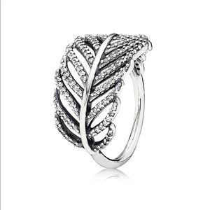 New Pandora light as a feather statement ring 54/7